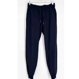 - Lululemon On the Fly Jogger *Luxtreme
